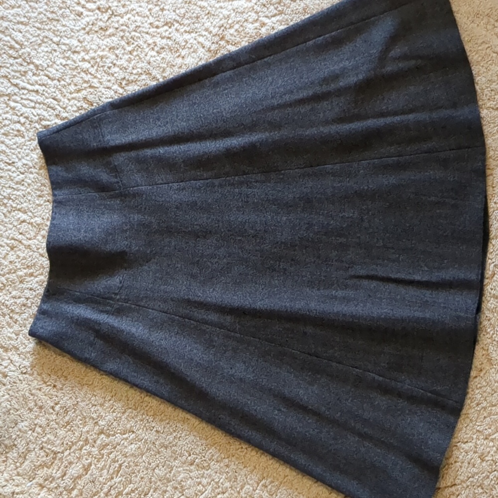 Brand new Elie Tahari wool skirt